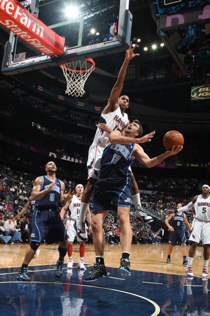 开云-老鹰主场大胜尼克斯,德隆特率队连胜两场谁赢了