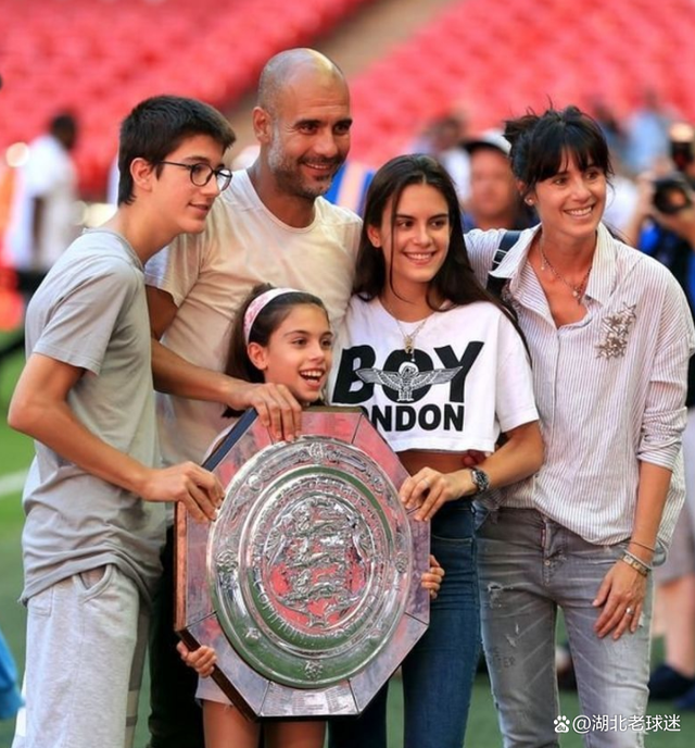 澳洲明星球员公开恋情，球迷探讨热烈的简单介绍